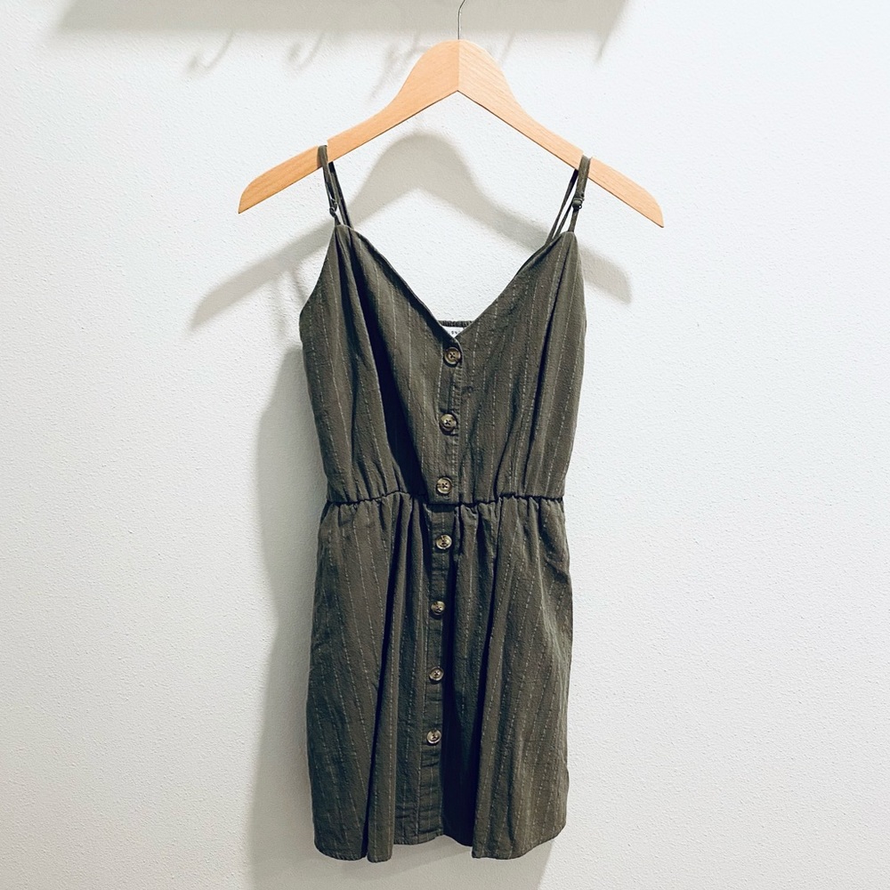 Purple Snow Casual A-Line Button Dress in Hunter Green
